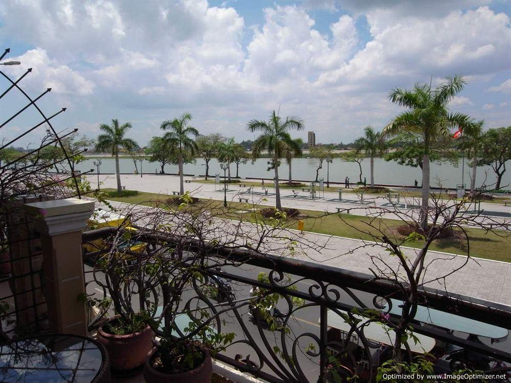 Bougainvillier Hotel Phnom Penh Exterior foto