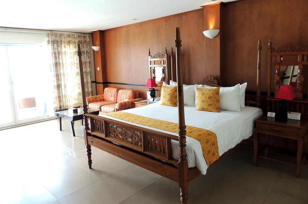 Bougainvillier Hotel Phnom Penh Exterior foto