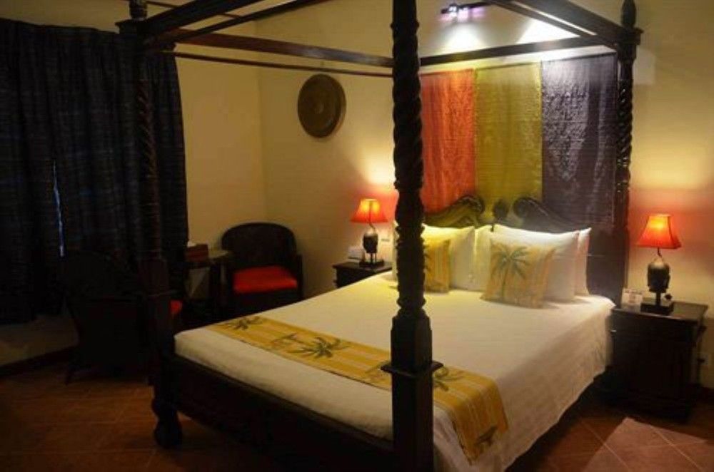 Bougainvillier Hotel Phnom Penh Exterior foto