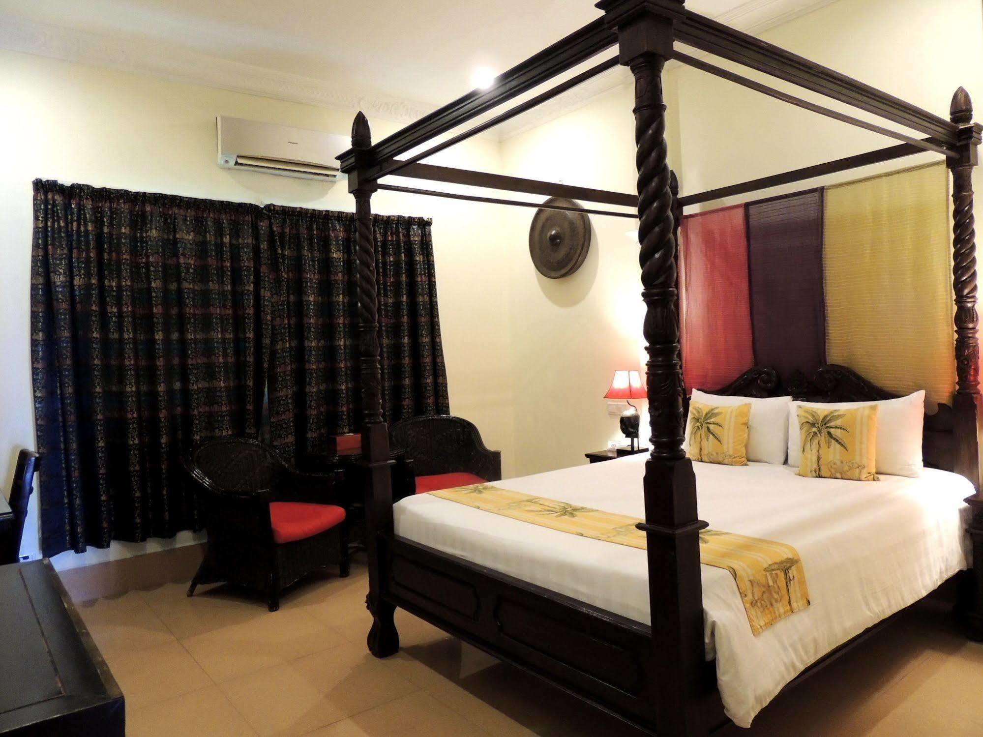Bougainvillier Hotel Phnom Penh Exterior foto